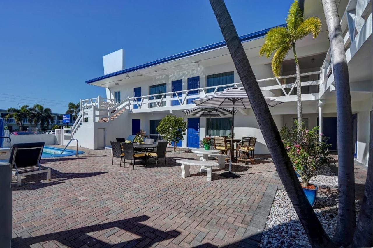 Blue Strawberry By The Sea Hotel Lauderdale-by-the-Sea Buitenkant foto