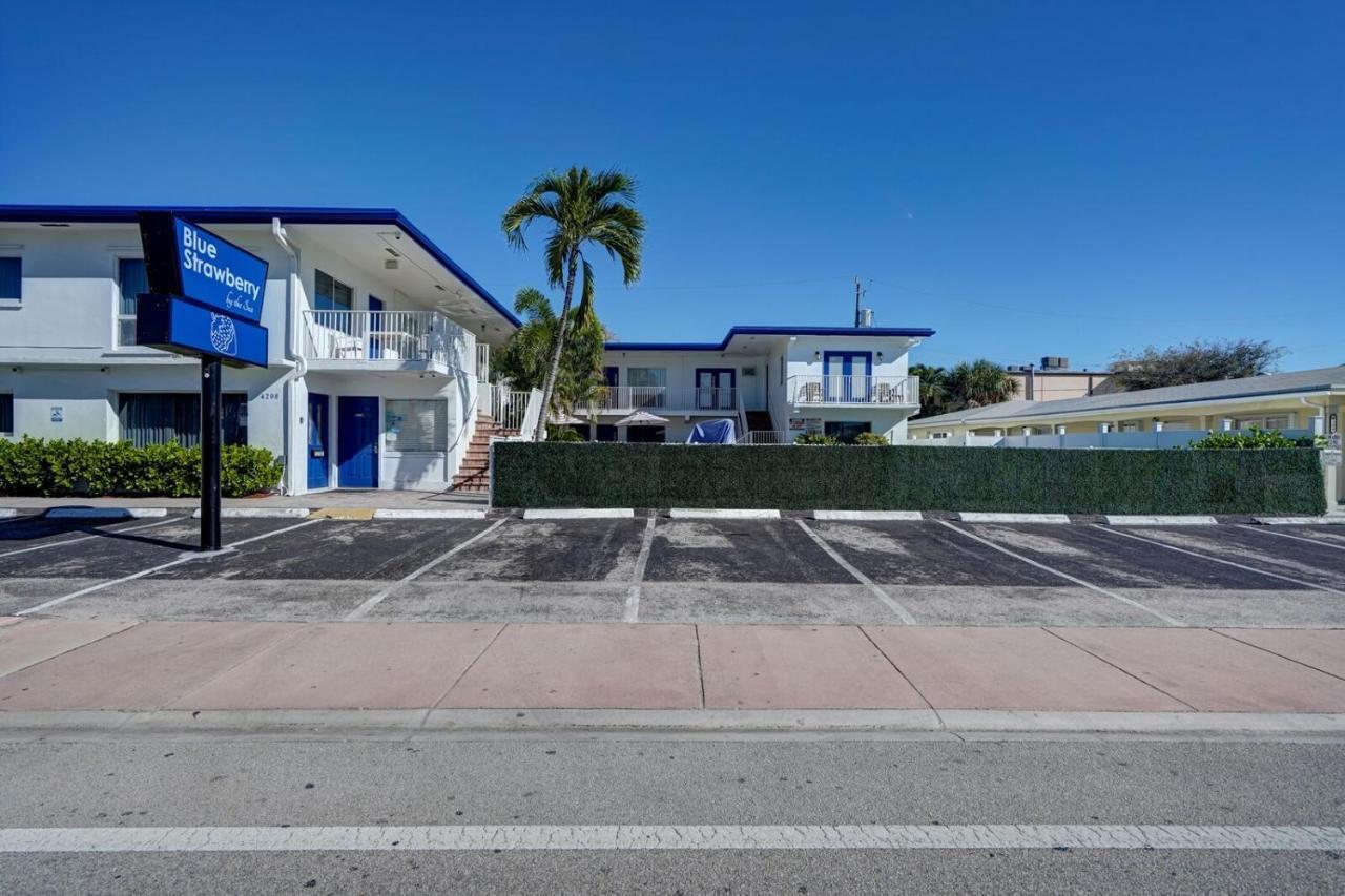 Blue Strawberry By The Sea Hotel Lauderdale-by-the-Sea Buitenkant foto